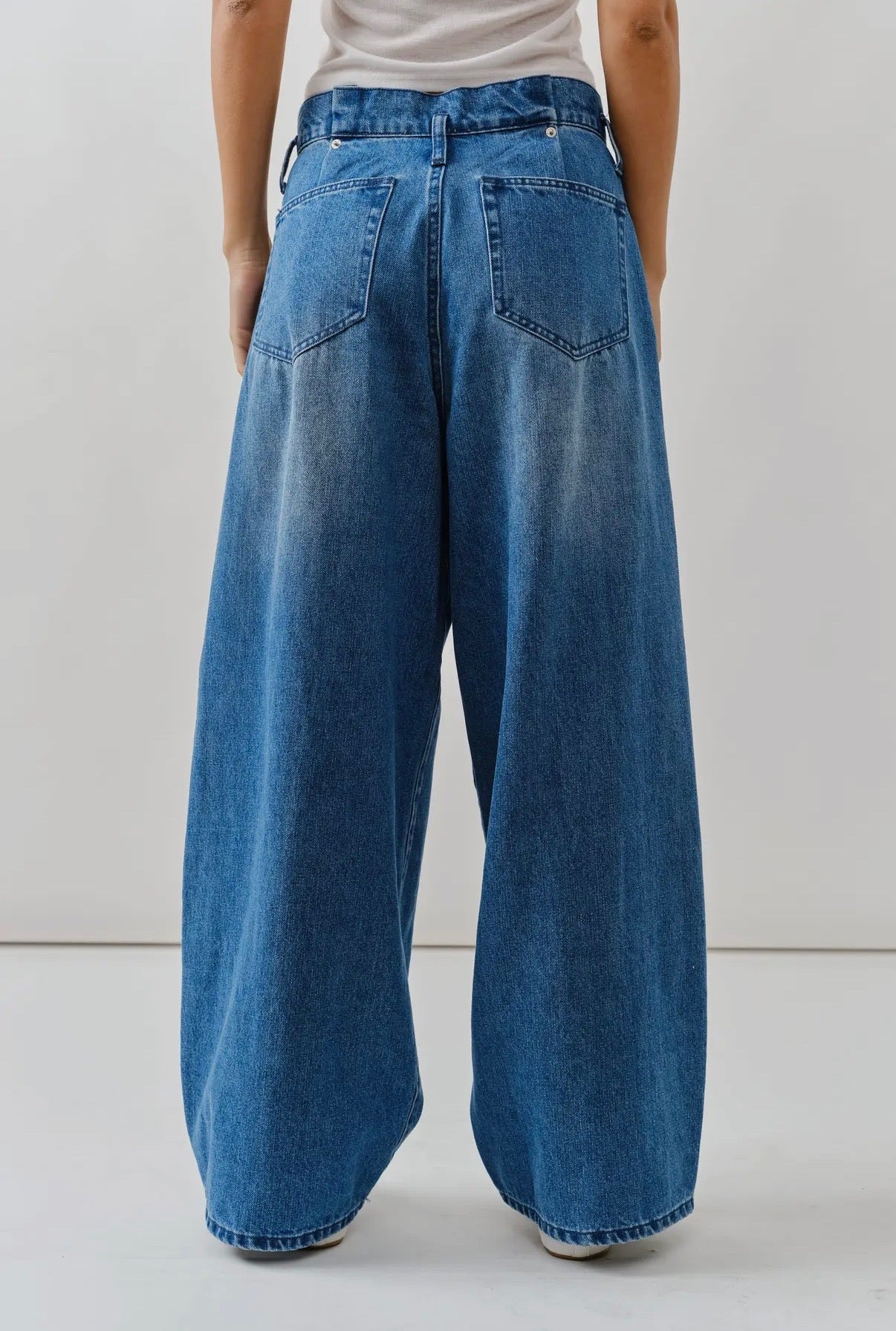 ALLY WIDE LEG JEANS