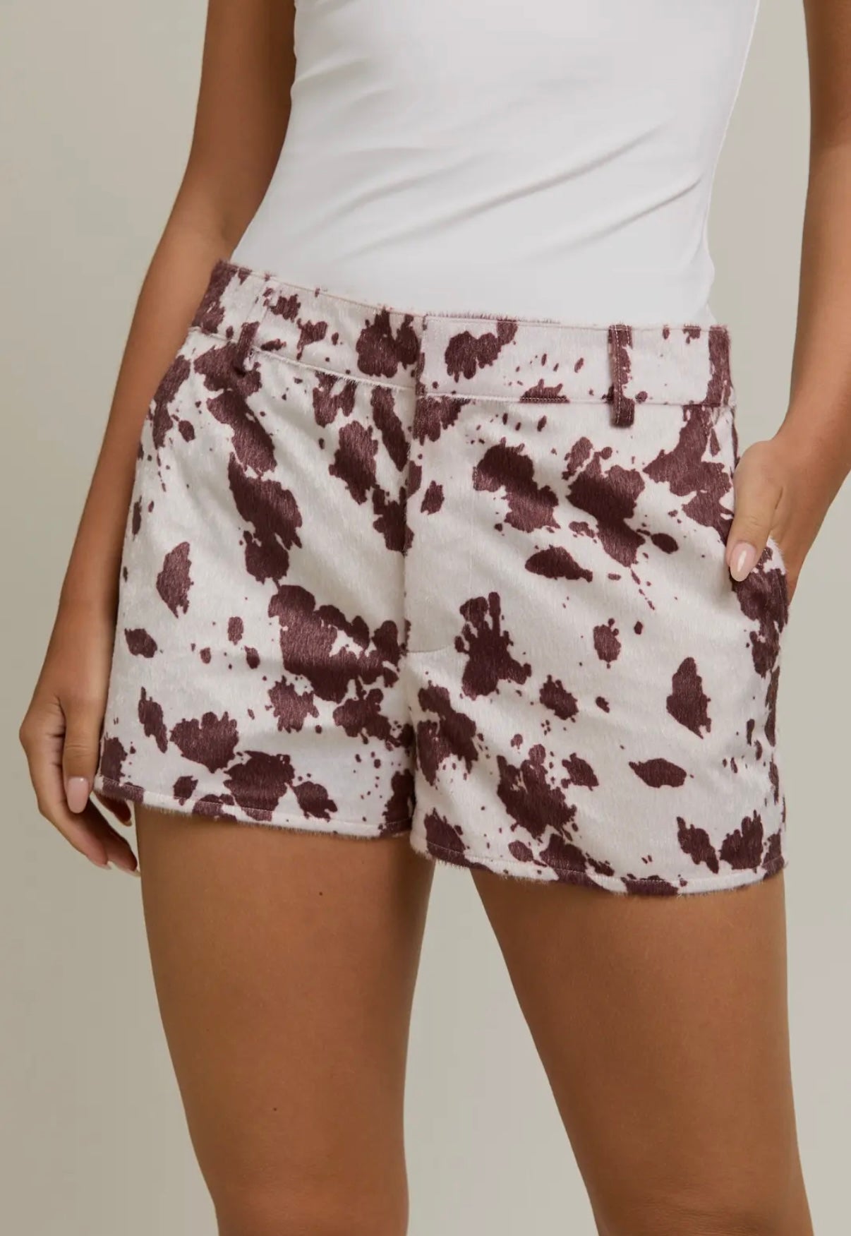 COWHIDE SHORTS