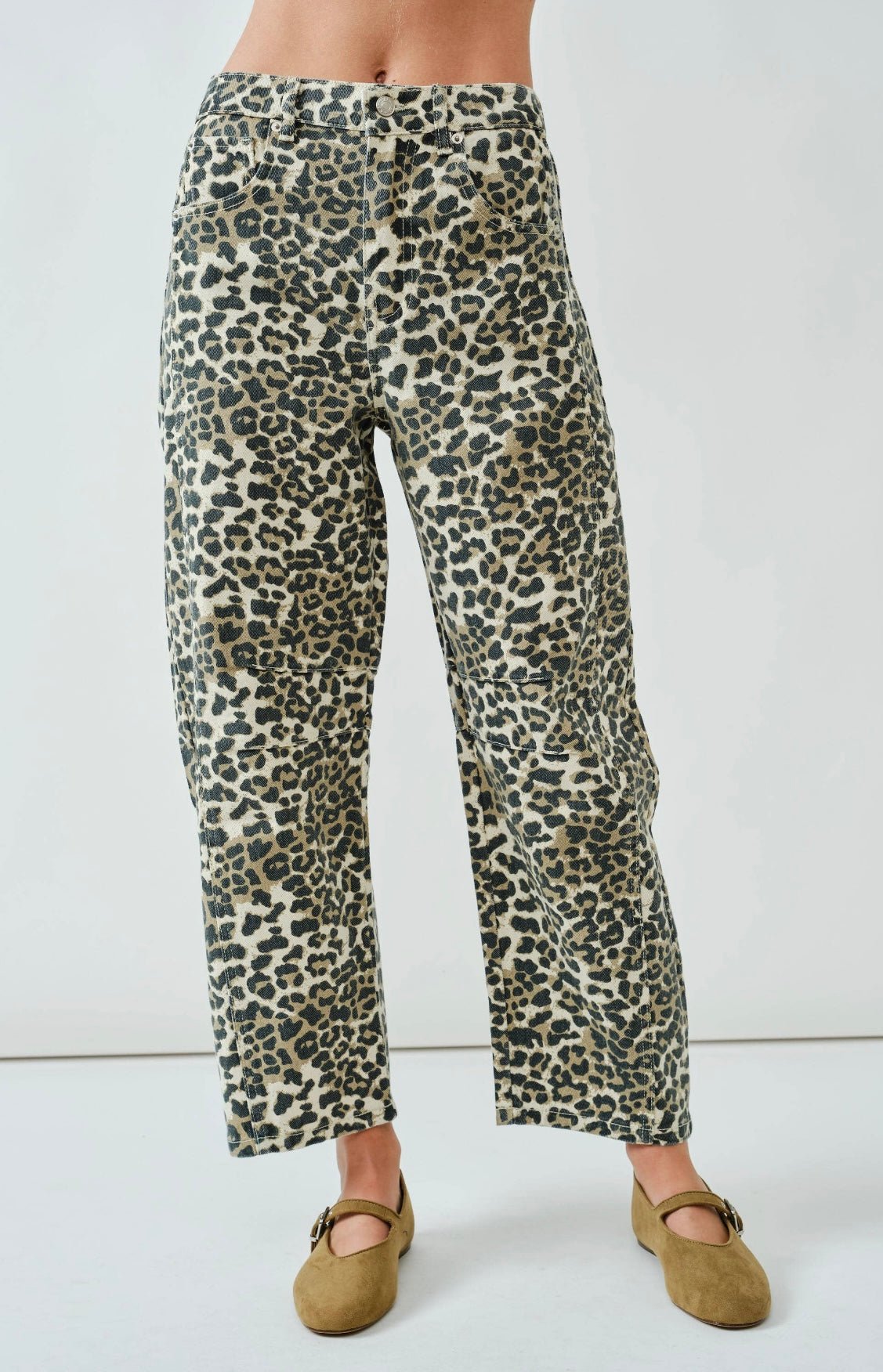 LEOPARD BARREL JEANS - Esther Penn