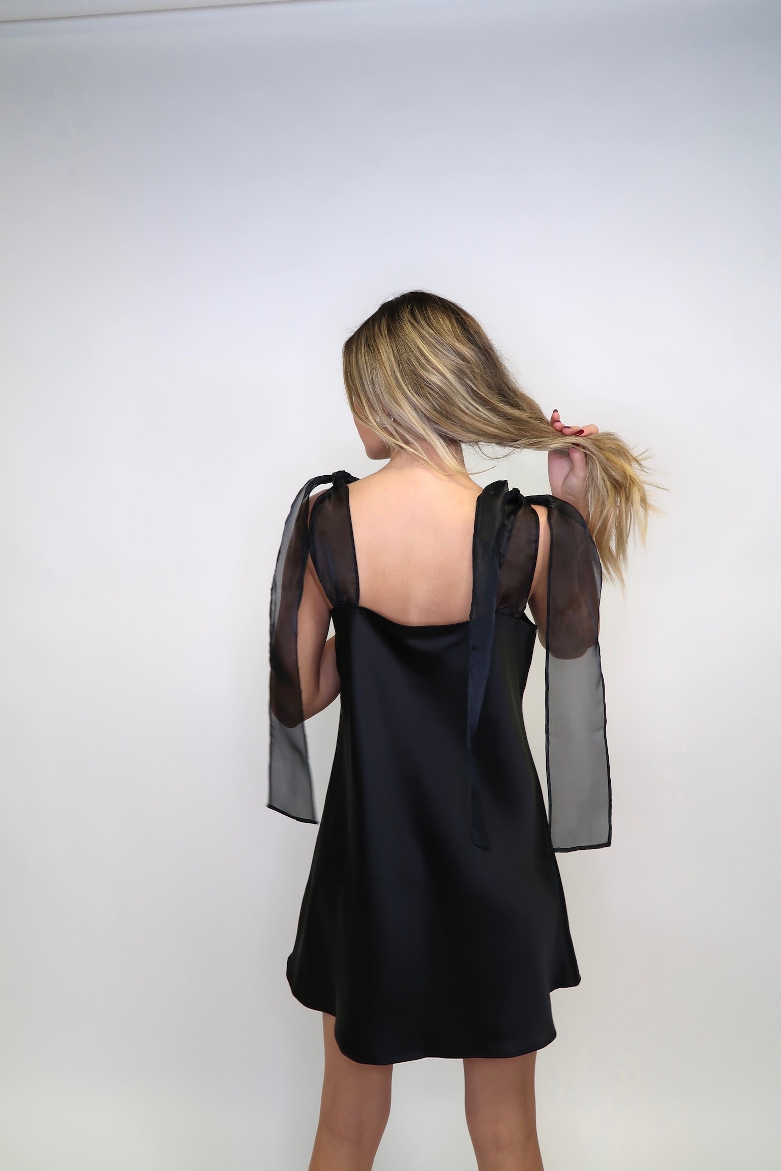 TAKE A BOW MINI DRESS