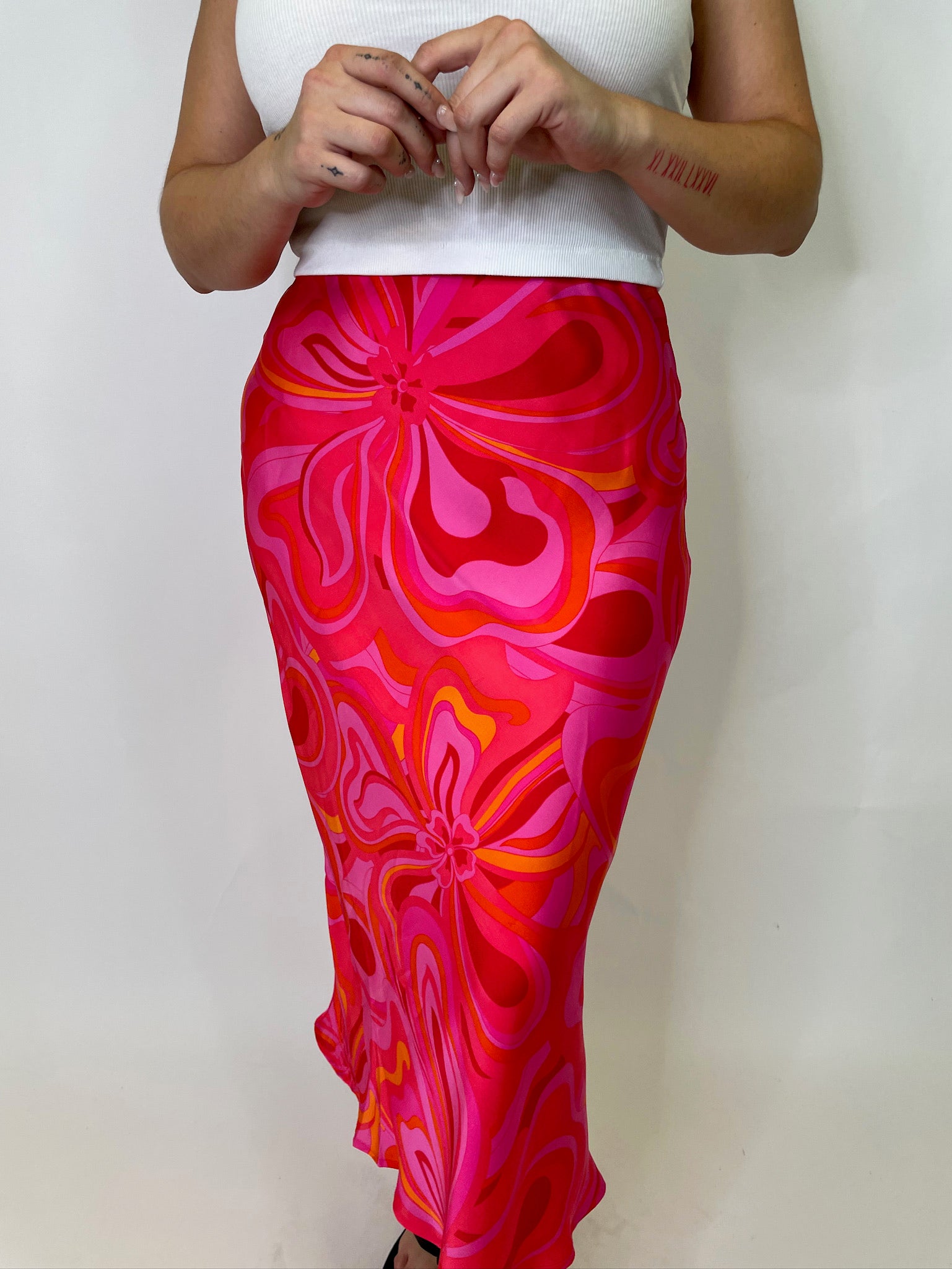 THE GROOVY MIDI SKIRT
