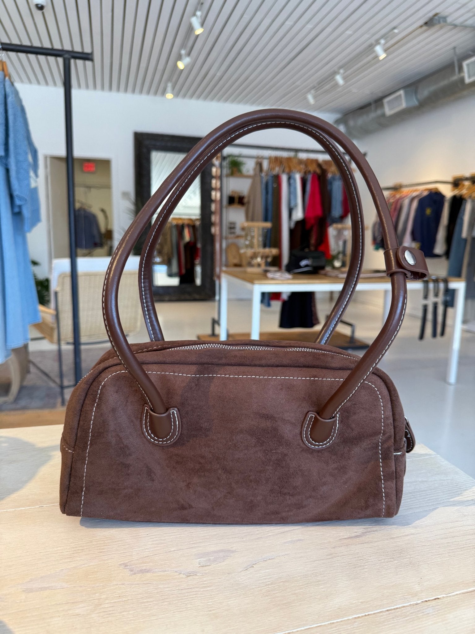SUEDE BAGUETTE BAG - Esther Penn