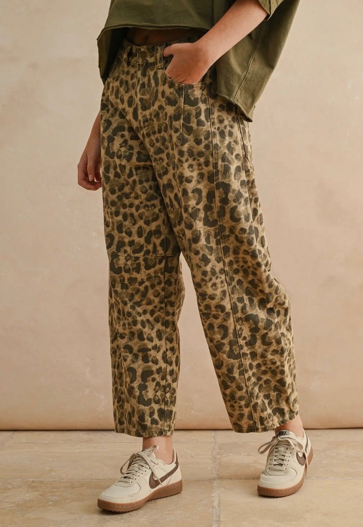 LEO BARREL JEANS - Esther Penn