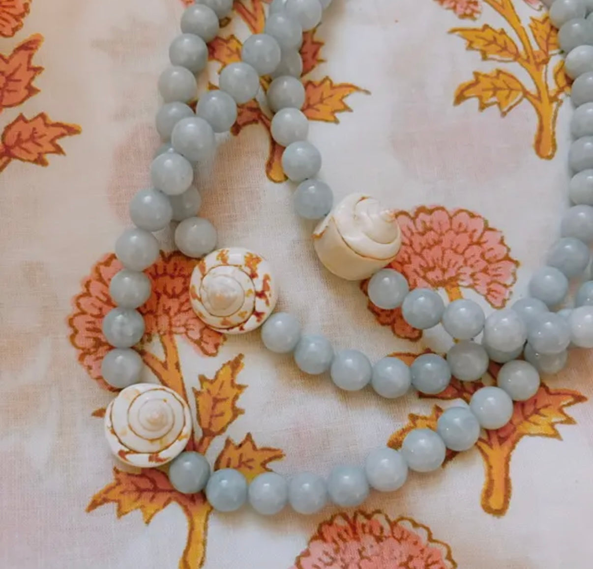 BLUE JEAN SHELL NECKLACE