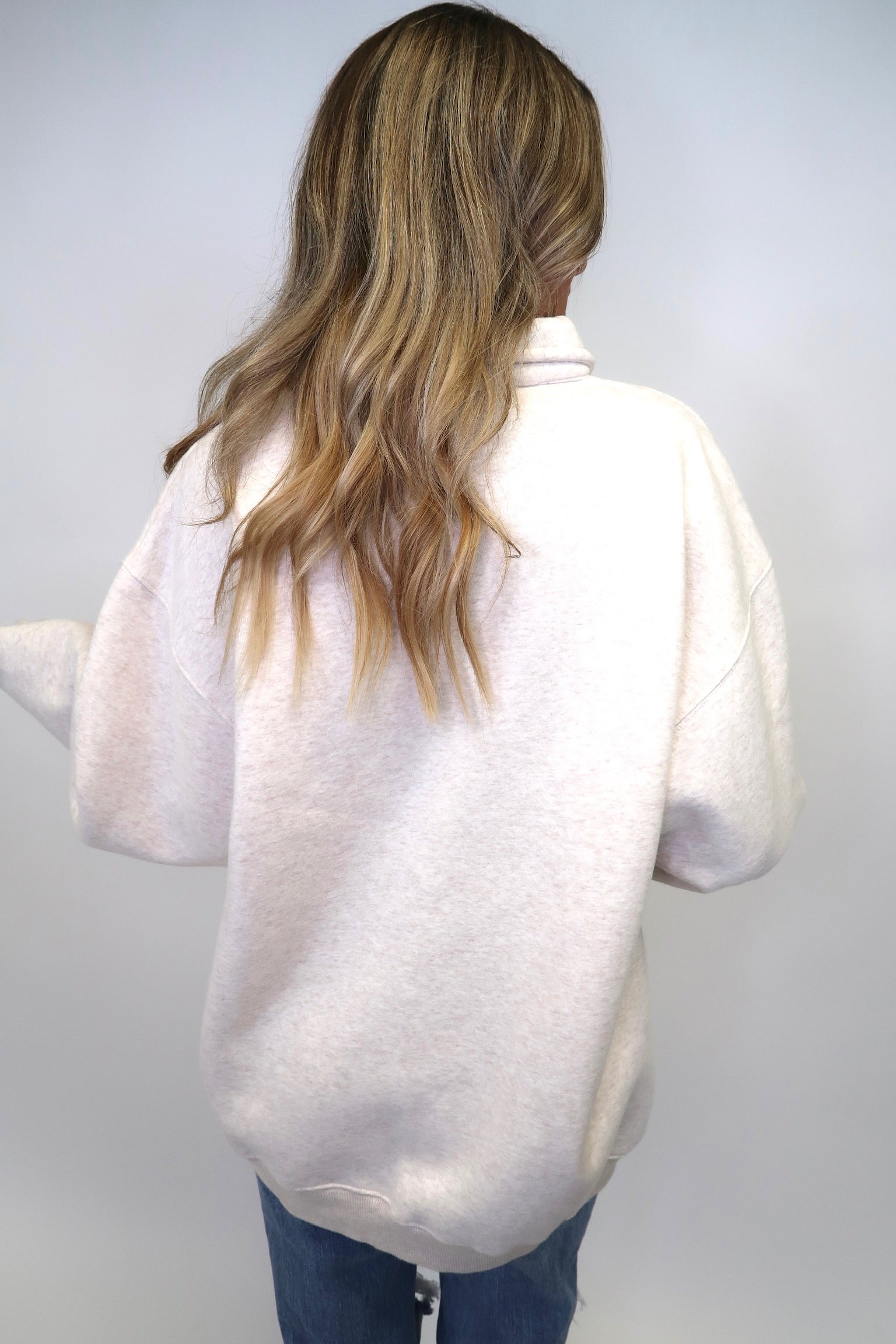 AIRPORT SWEATSHIRT