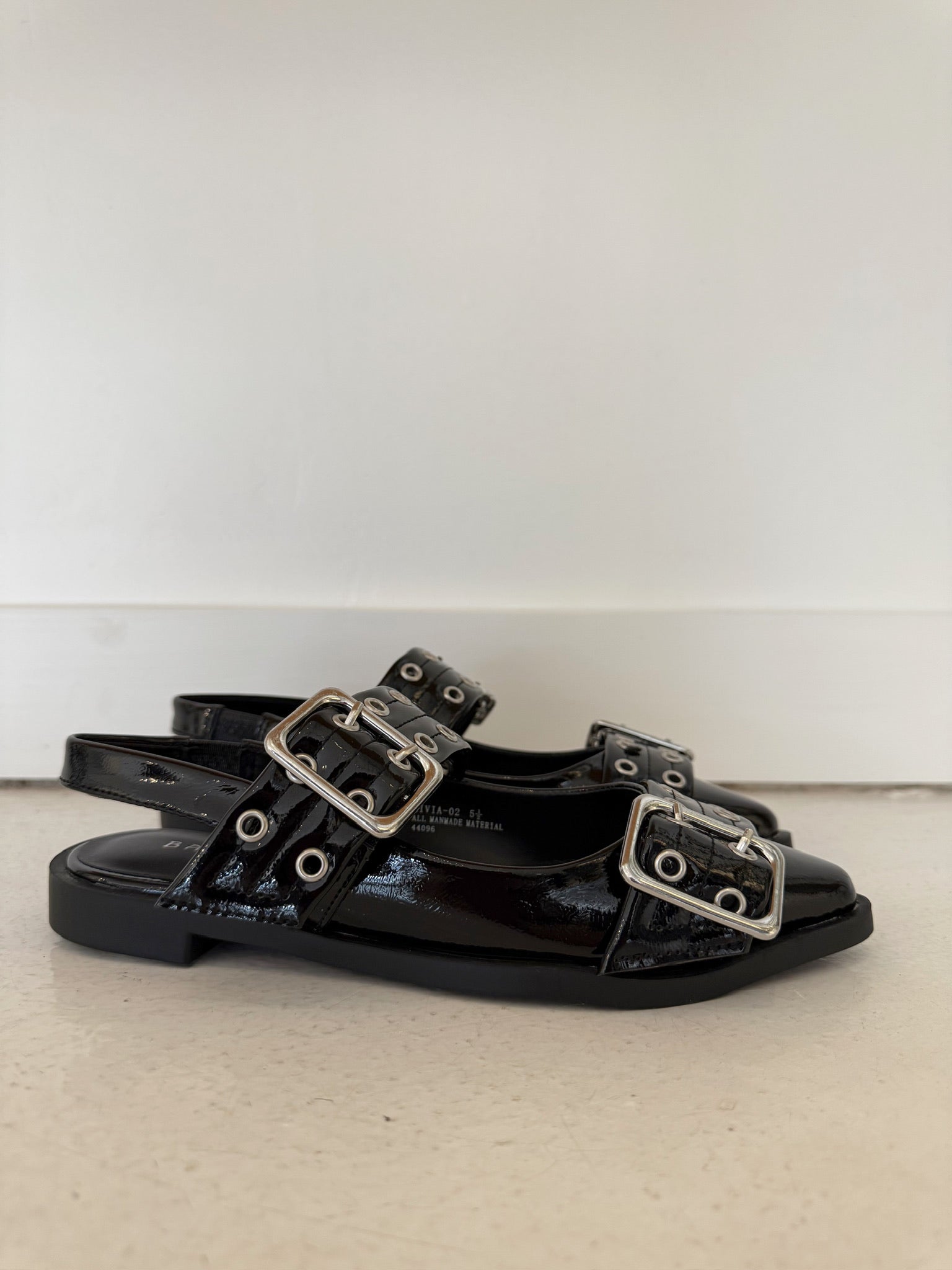 LIVIA FLAT