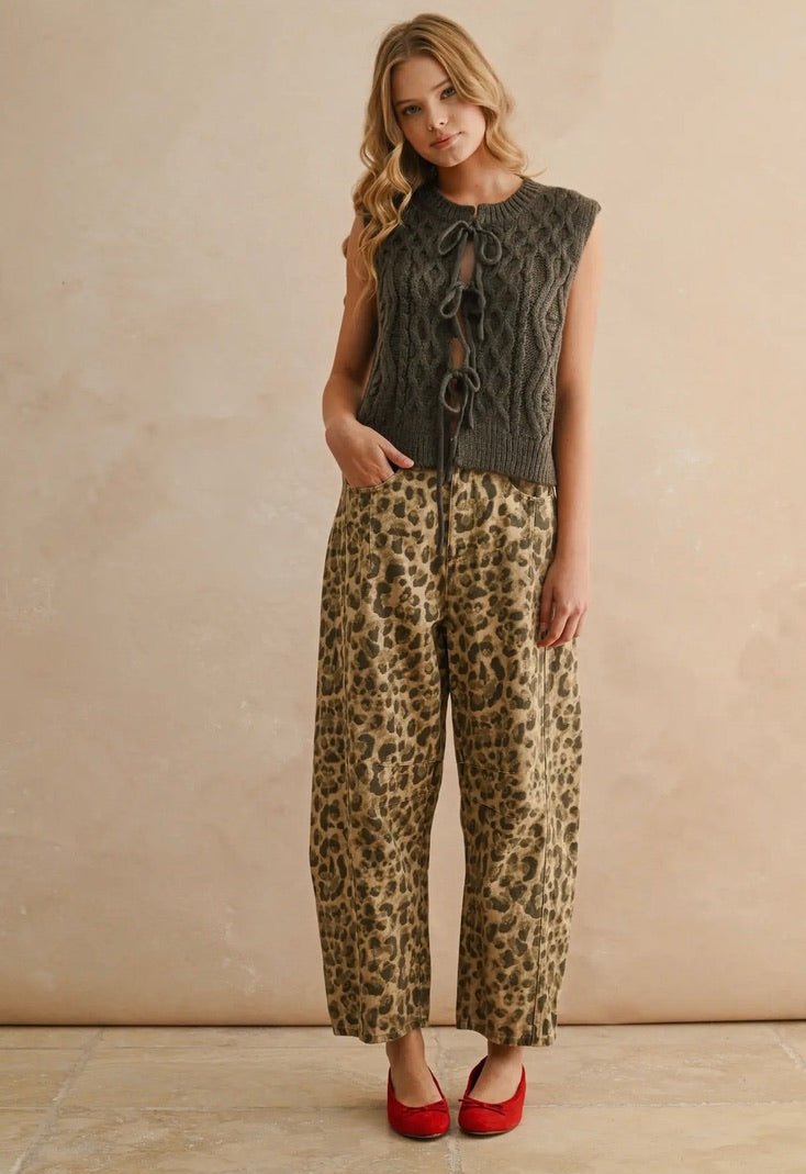 LEO BARREL JEANS - Esther Penn