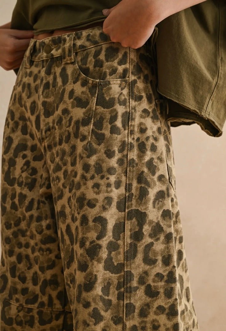 LEO BARREL JEANS - Esther Penn
