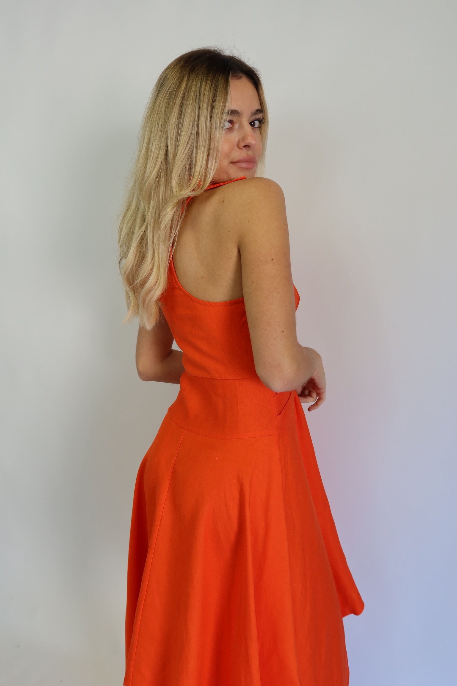 SUMMER LOVIN’ MIDI DRESS