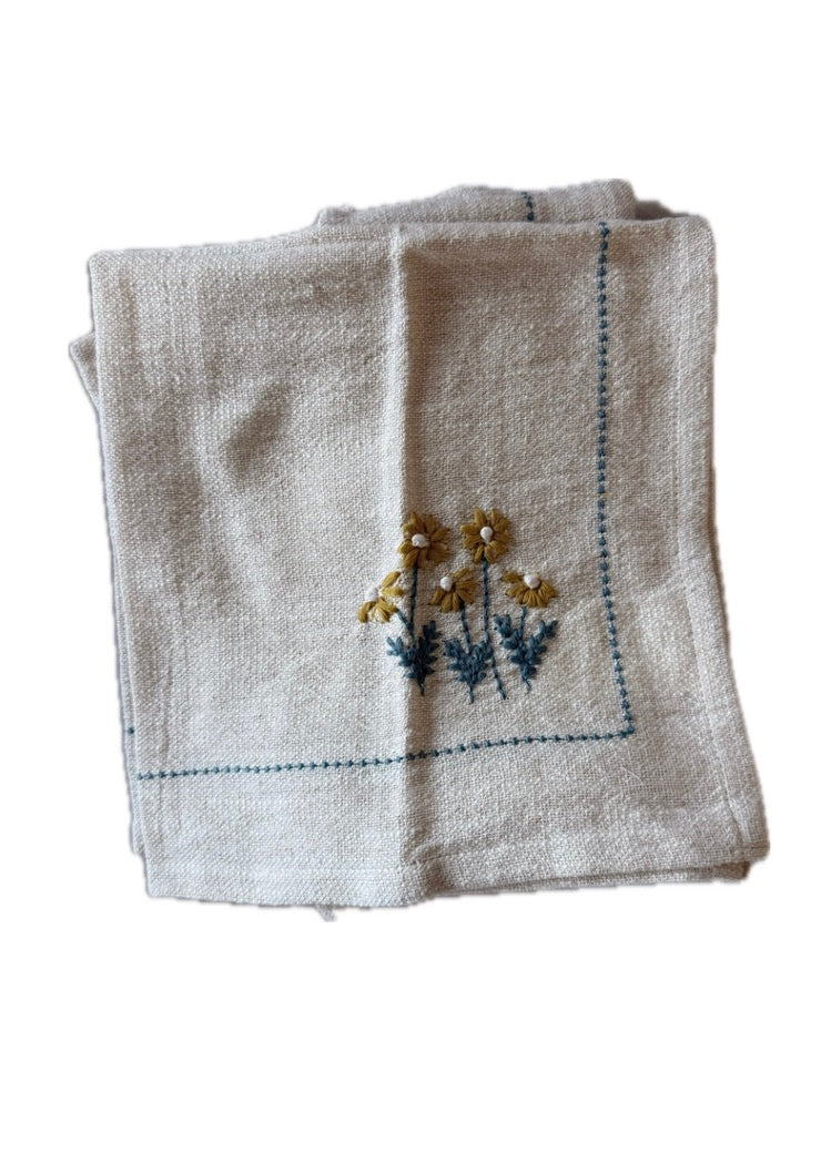 4- PIECE FLOWER NAPKIN SET