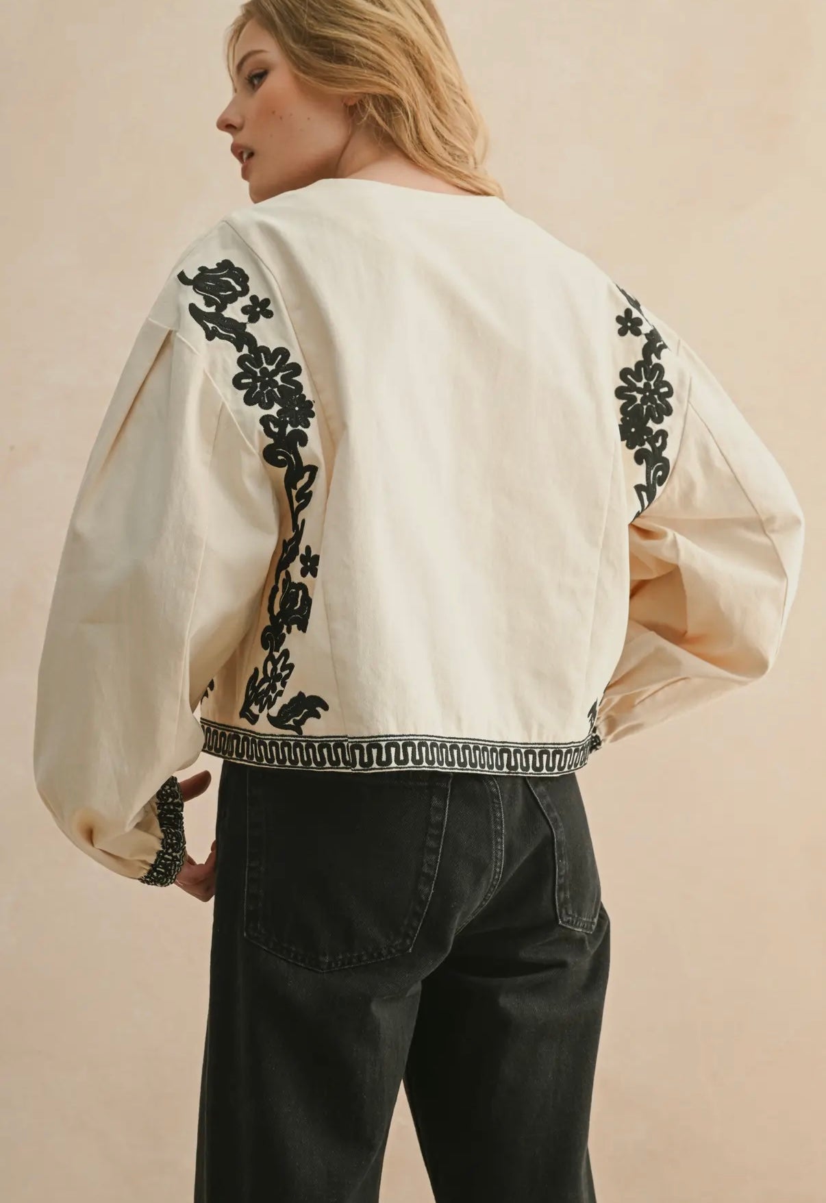 MOUNTAIN HIGH EMBROIDERED TOP