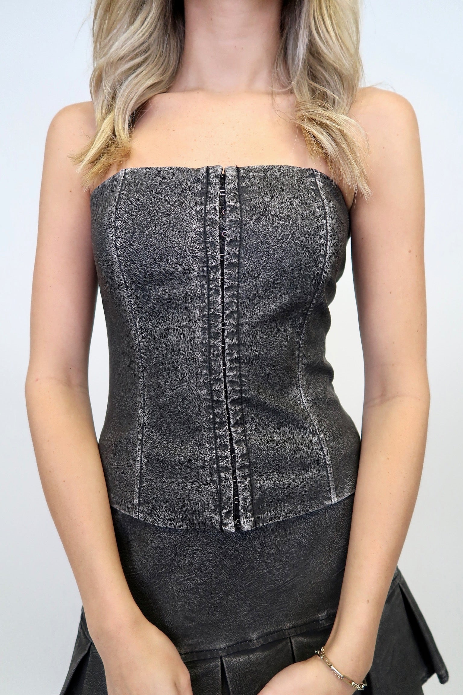 TAKEOVER CORSET