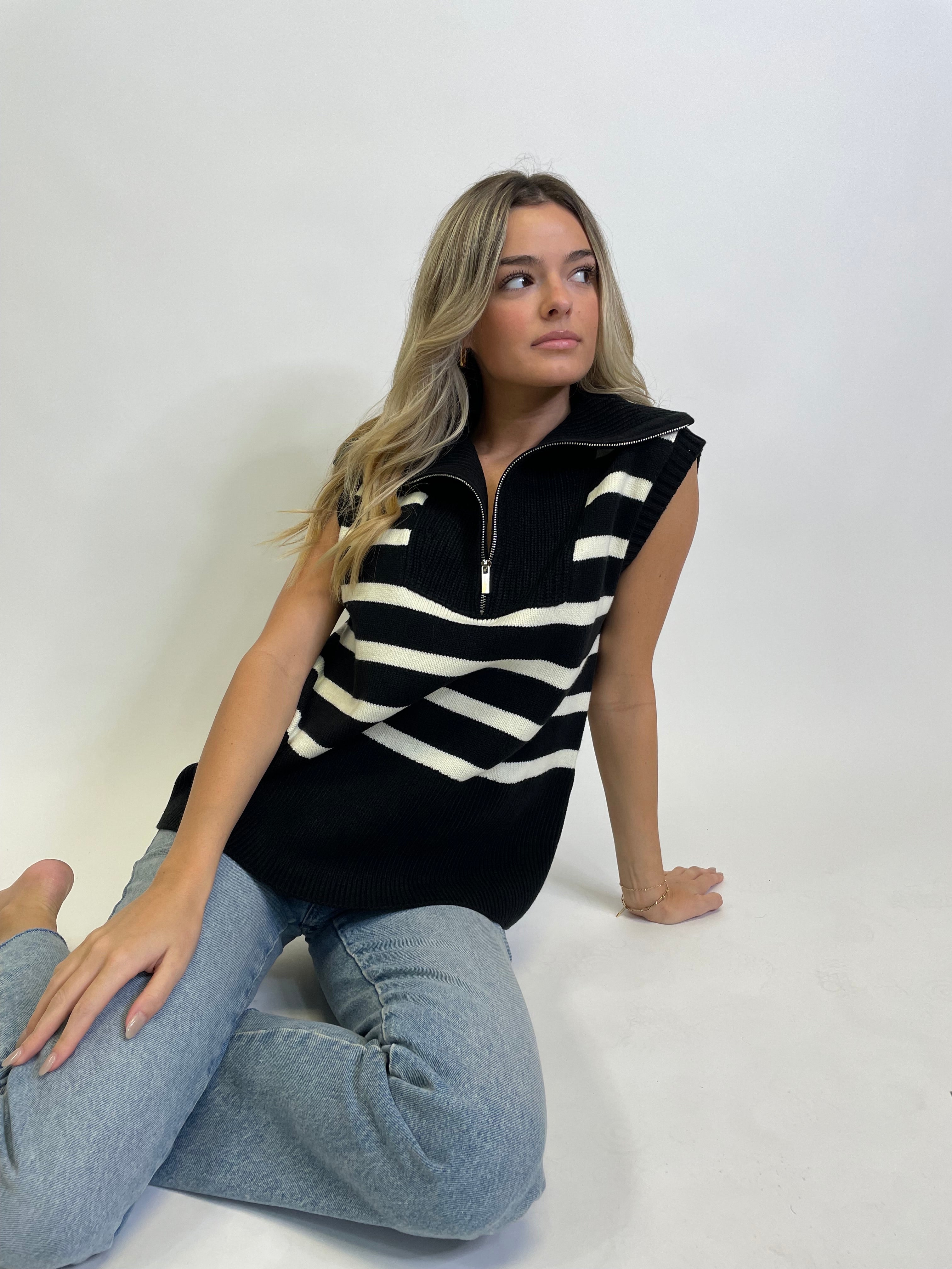 HALF ZIP SWEATER VEST
