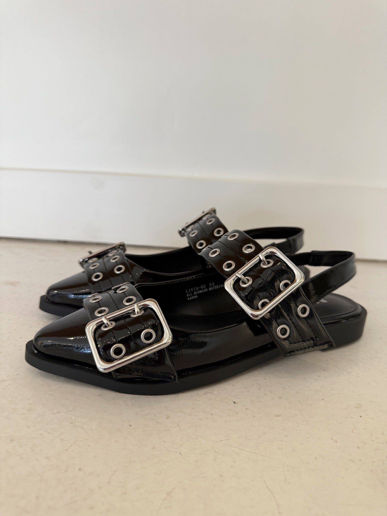 LIVIA FLAT