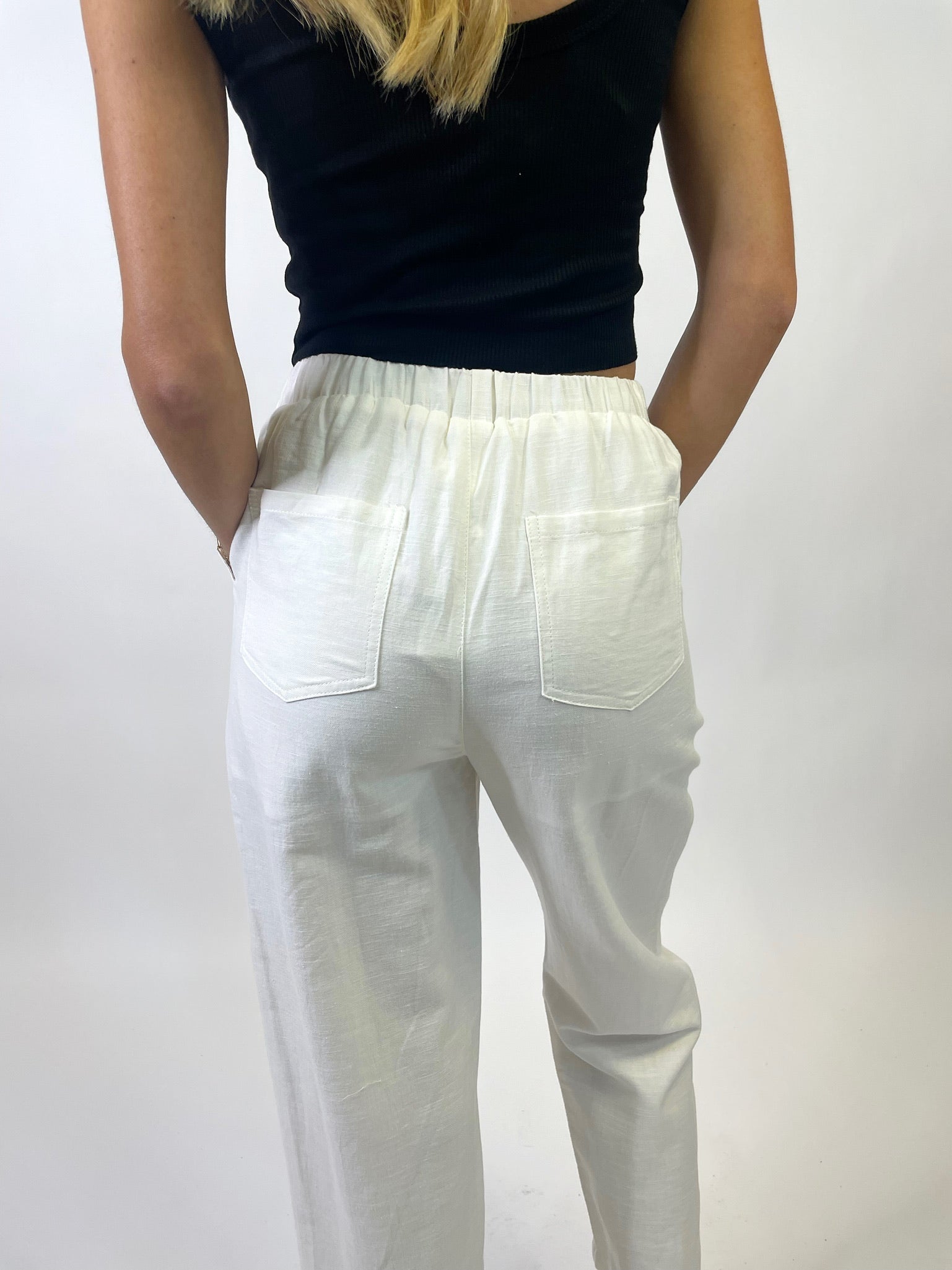 THE GO-TO LINEN TROUSER