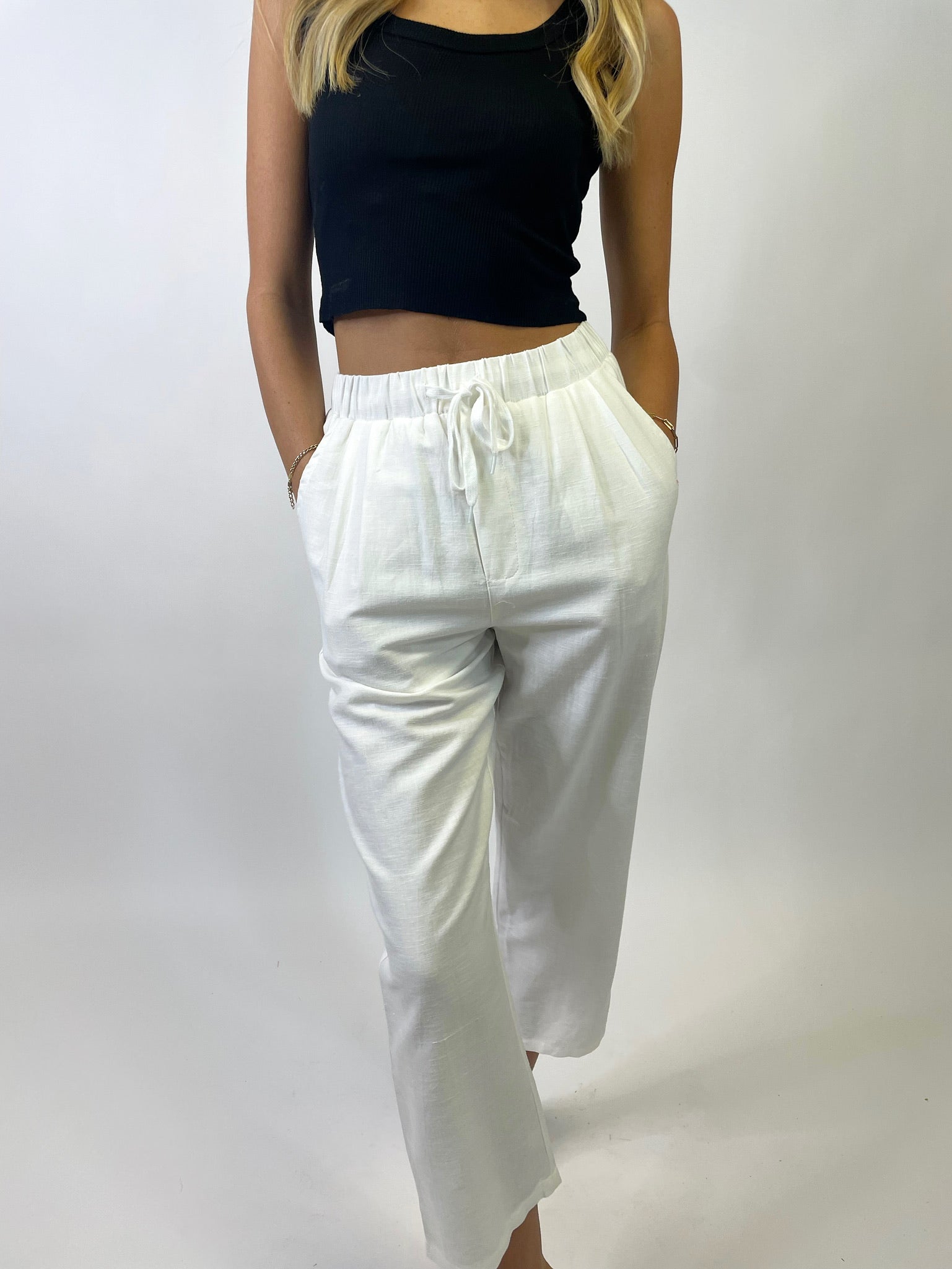 THE GO-TO LINEN TROUSER