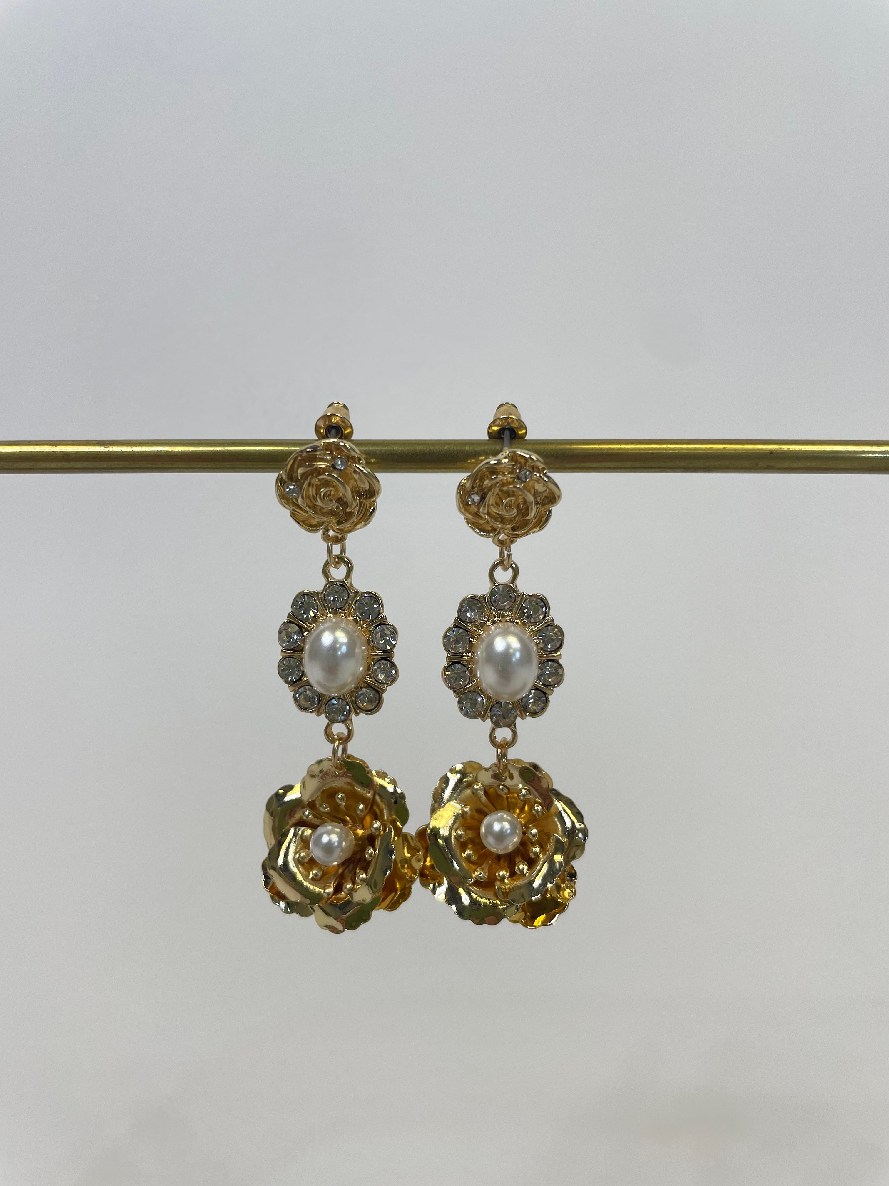 ROCKY FLOWER EARRING