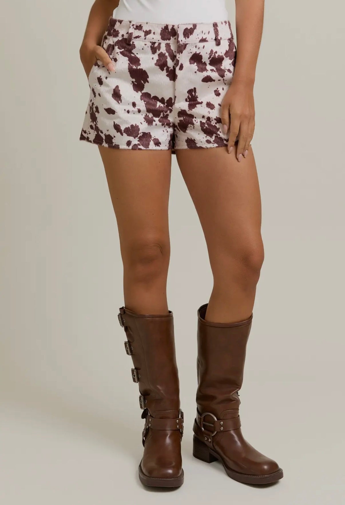 COWHIDE SHORTS