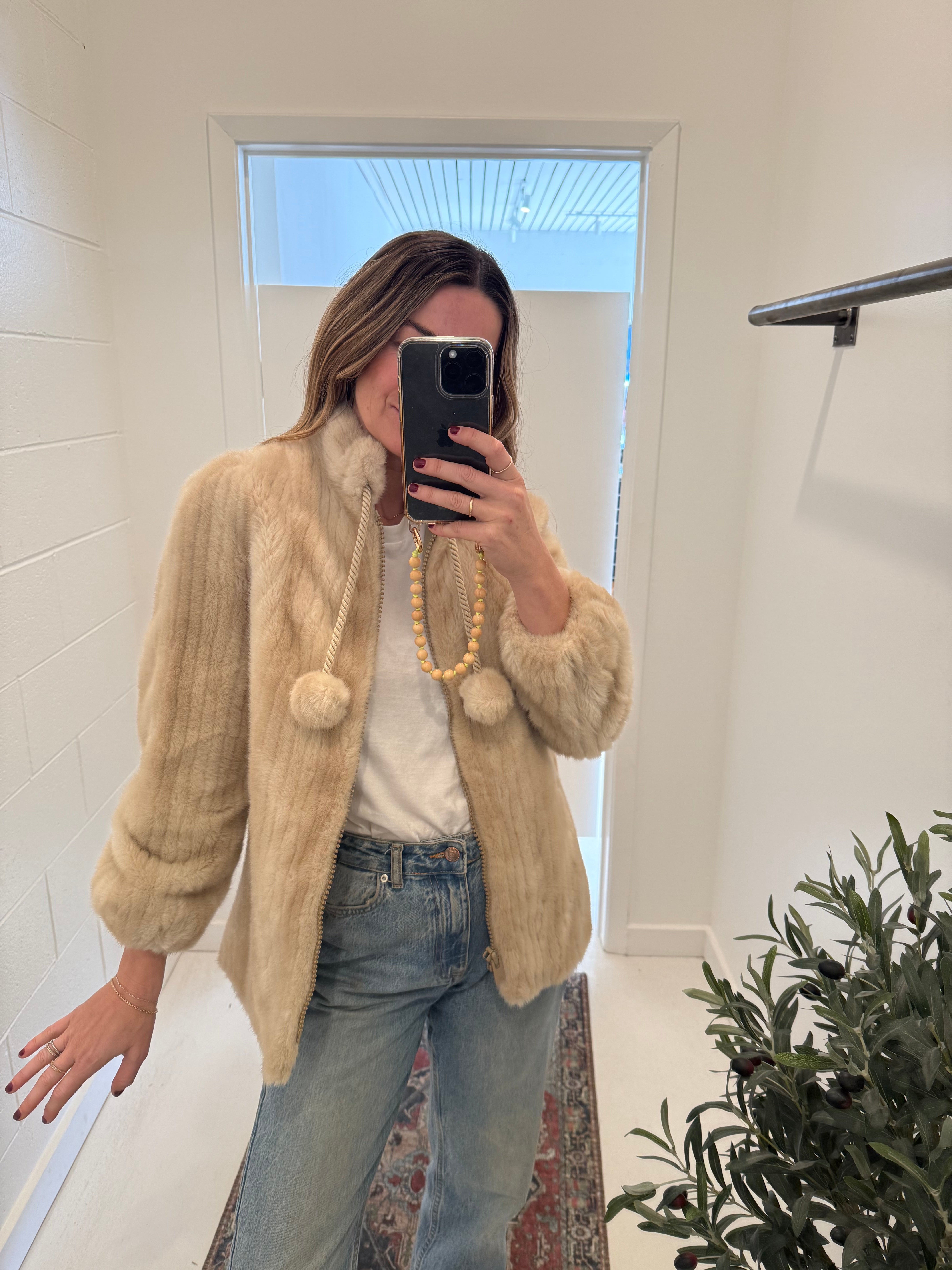 VINTAGE CREAM FUR