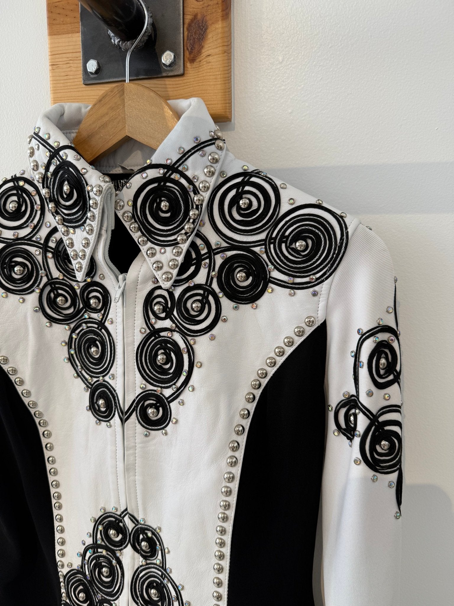 VINTAGE STUDDED JACKET - Esther Penn