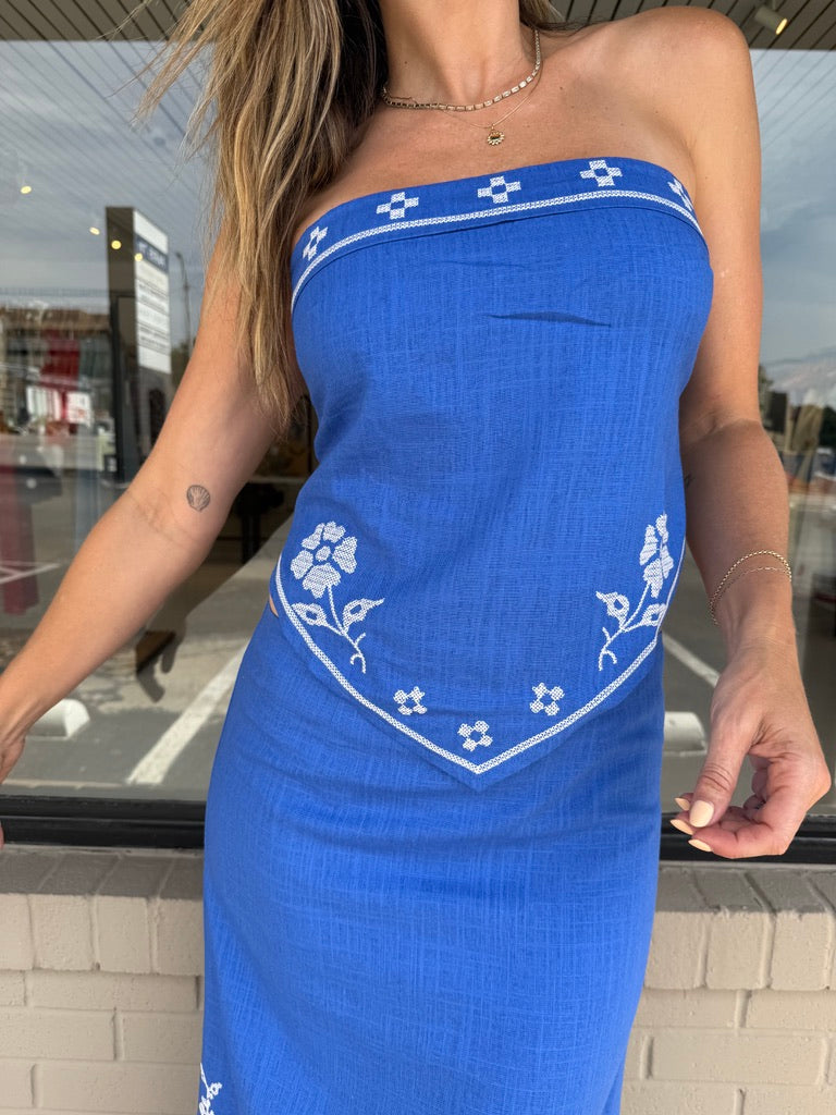 EMBROIDERED LINEN TOP
