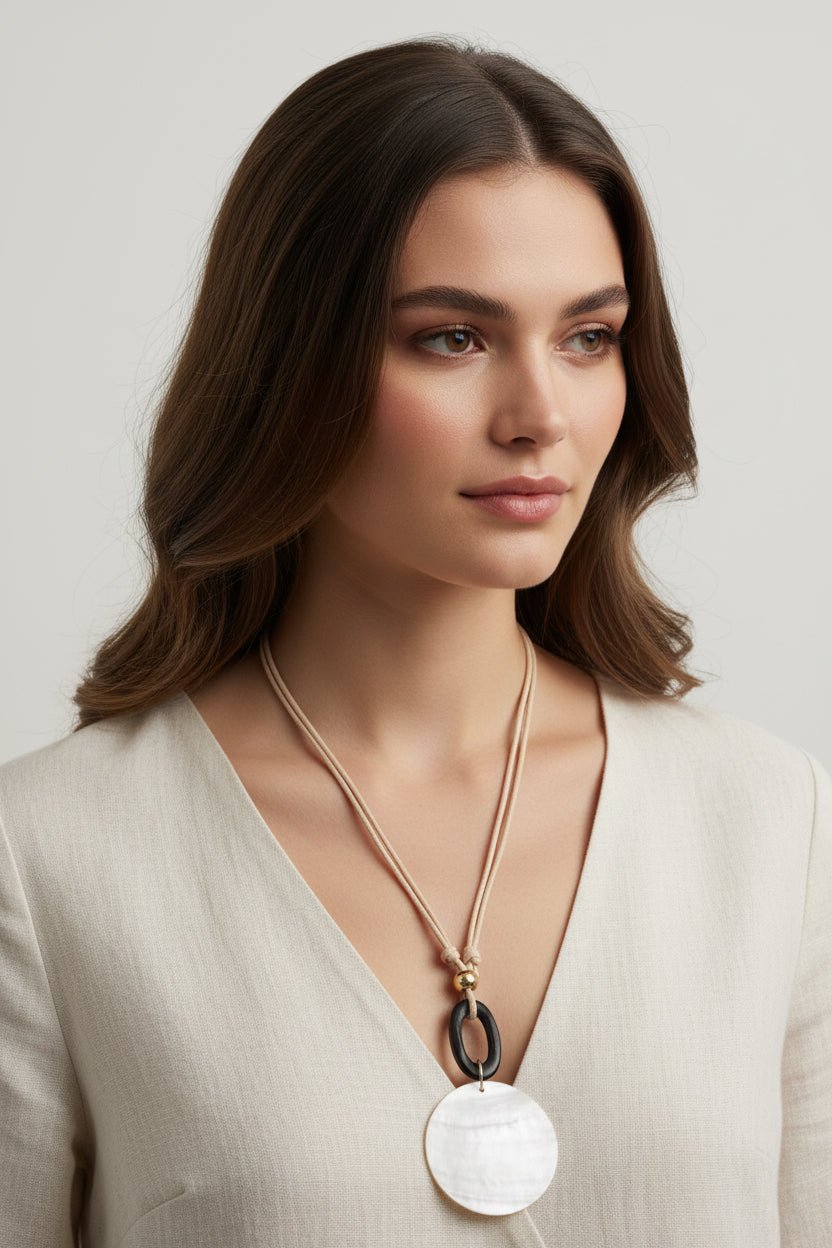 SHELL NECKLACE - Esther Penn