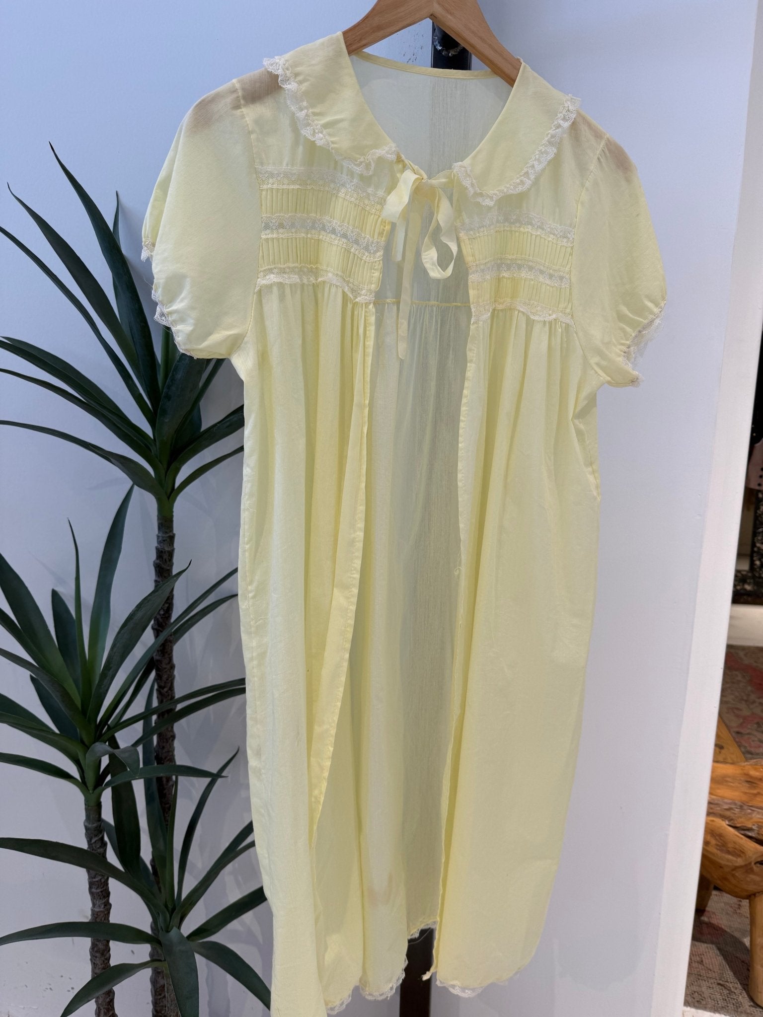 Vintage - Yellow cape gown - Esther Penn