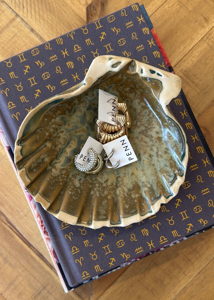SHELL DISH