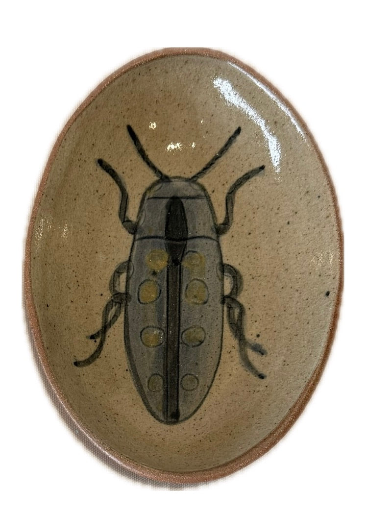 CREATIVE STONEWARE DISH - LARGE