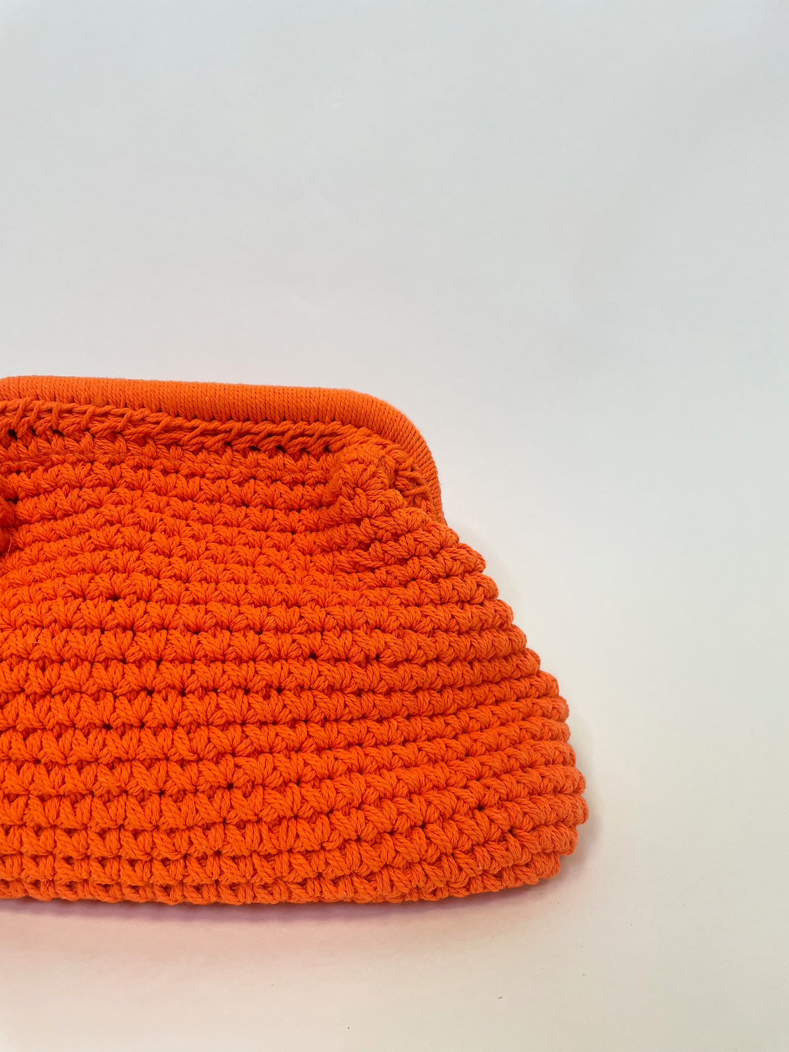 THE BEACHSIDE CLUTCH